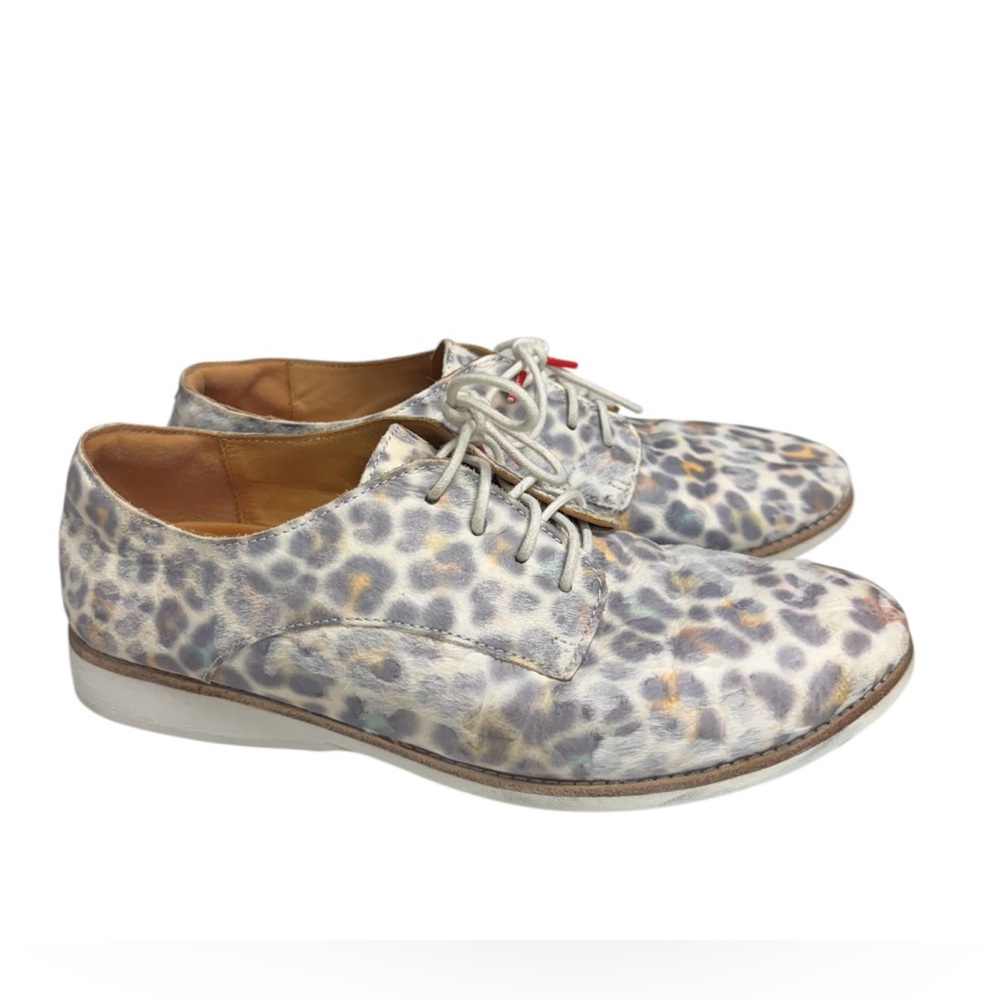 Leopard Print Leather Lace-Up Flats - Women